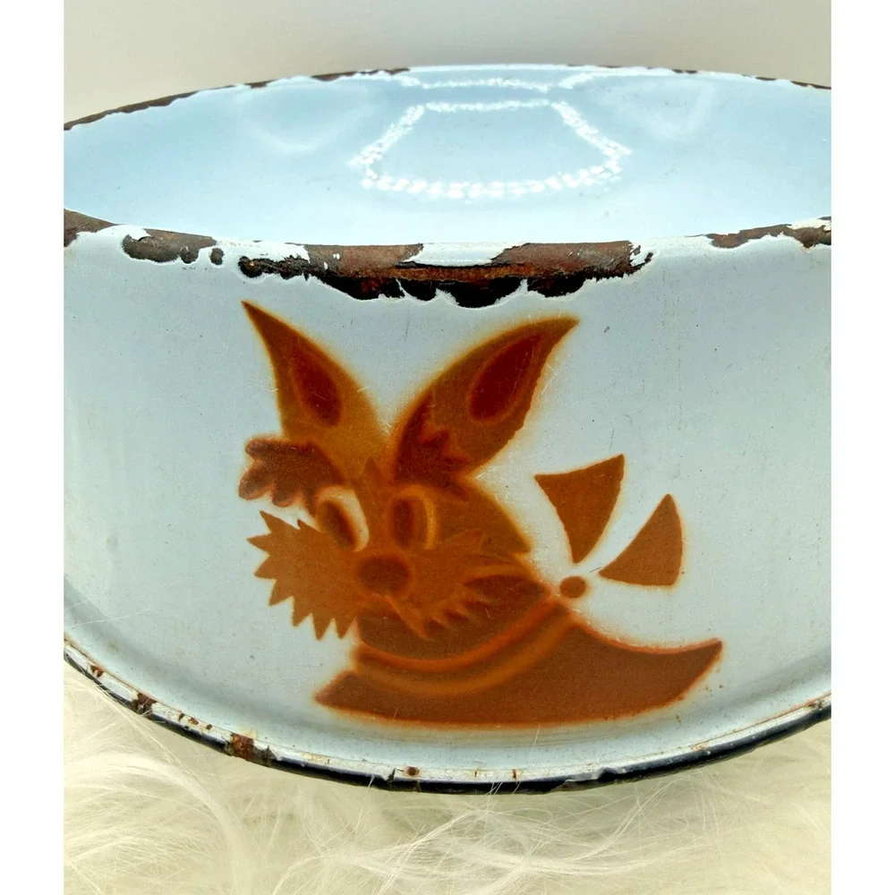 Unbranded vintage enameled